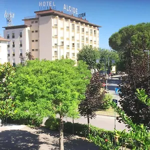 https://hotel-alcide.it-tuscanyhotel.com
